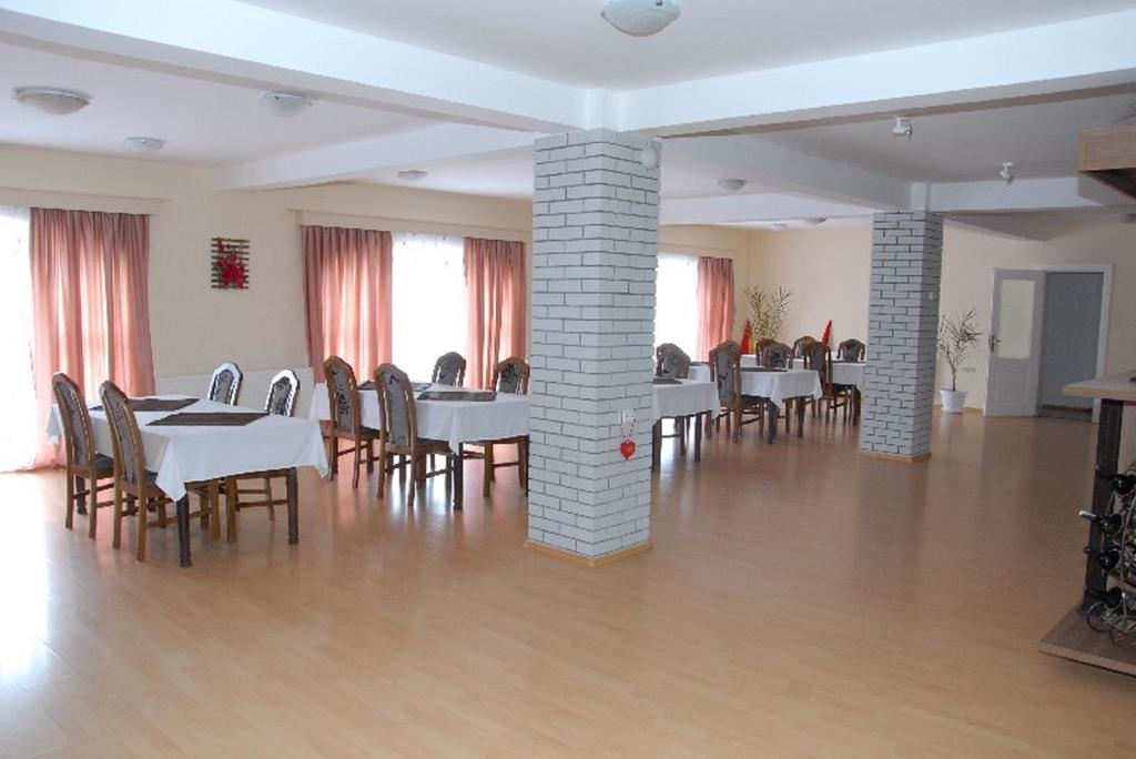 Guesthouse Vila Nova Morovic Екстер'єр фото